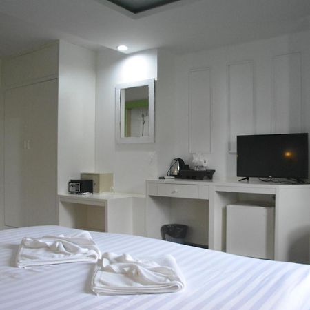 Chilli Salza Patong Hotell Exteriör bild
