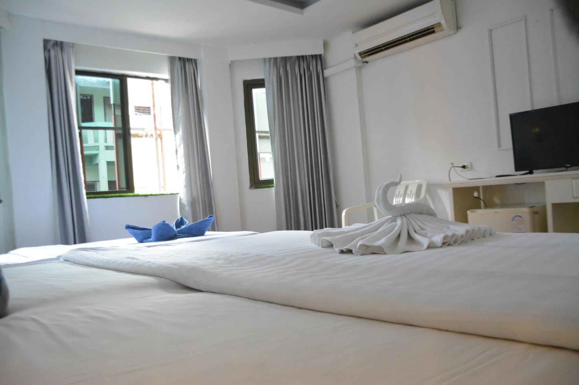 Chilli Salza Patong Hotell Exteriör bild