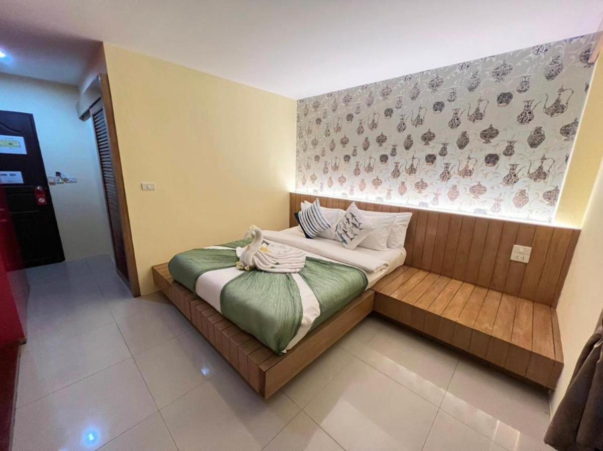 Chilli Salza Patong Hotell Exteriör bild