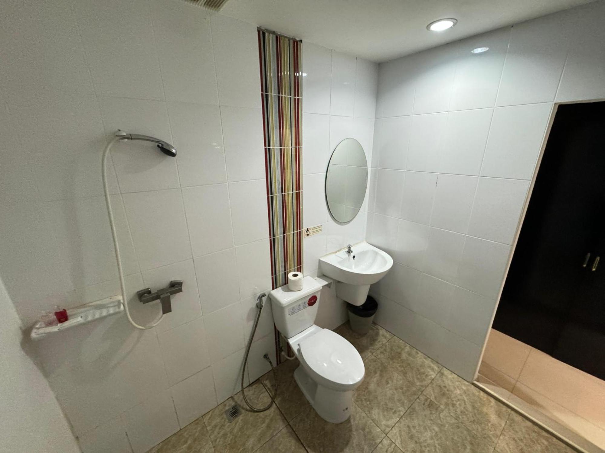 Chilli Salza Patong Hotell Exteriör bild